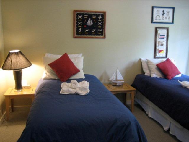 The Lodge At Weir'S Beach Metchosin Oda fotoğraf